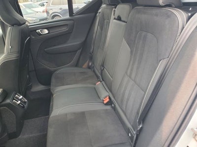 2026 Volvo XC40 B5 Ultra Black Edition