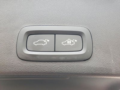 2026 Volvo XC40 B5 Ultra Black Edition