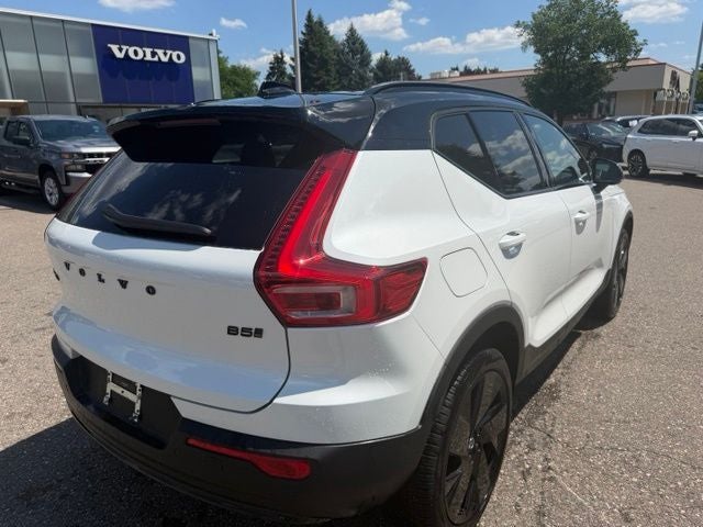 2026 Volvo XC40 B5 Ultra Black Edition