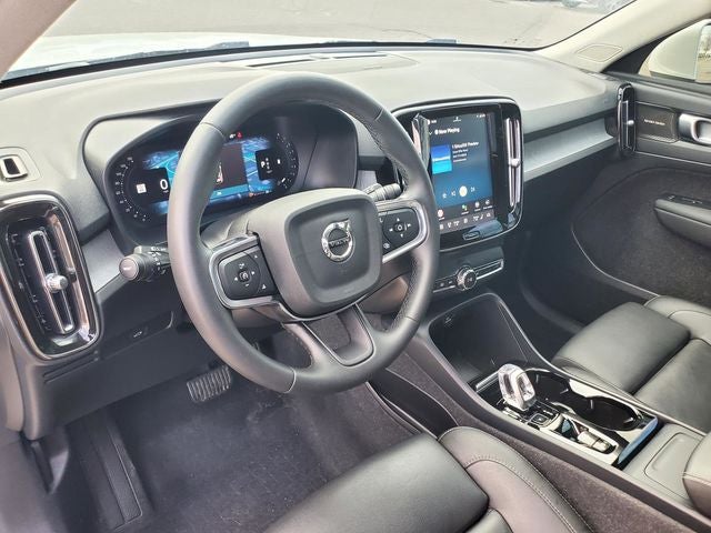 2024 Volvo XC40 B5 Plus Bright Theme