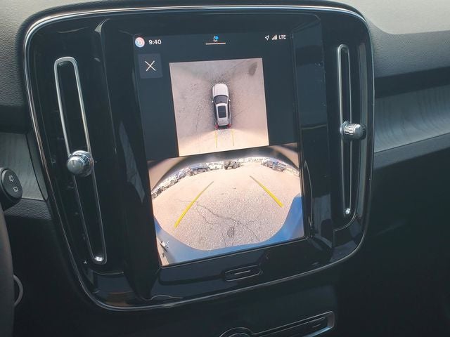 2024 Volvo XC40 B5 Plus Bright Theme