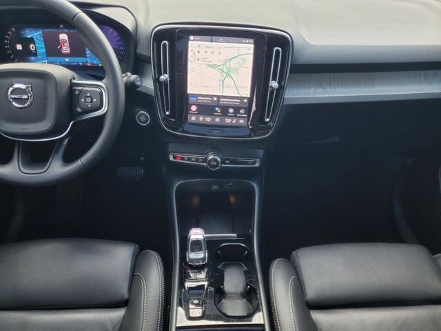 2024 Volvo XC40 B5 Plus Bright Theme