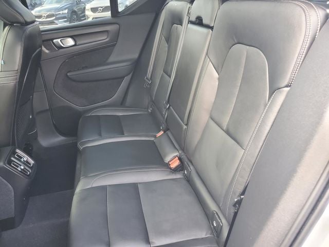 2024 Volvo XC40 B5 Plus Bright Theme