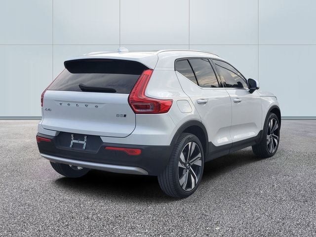 2024 Volvo XC40 B5 Plus Bright Theme