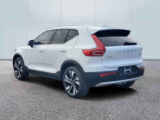 2024 Volvo XC40 B5 Plus Bright Theme