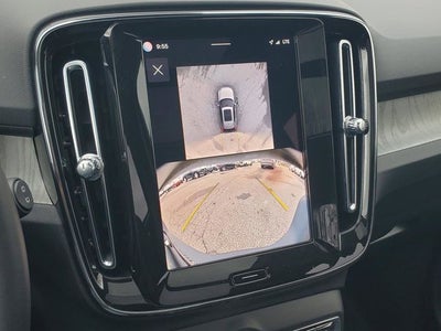 2025 Volvo XC40 B5 Ultra Bright Theme