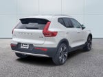 2025 Volvo XC40 B5 Ultra Bright Theme