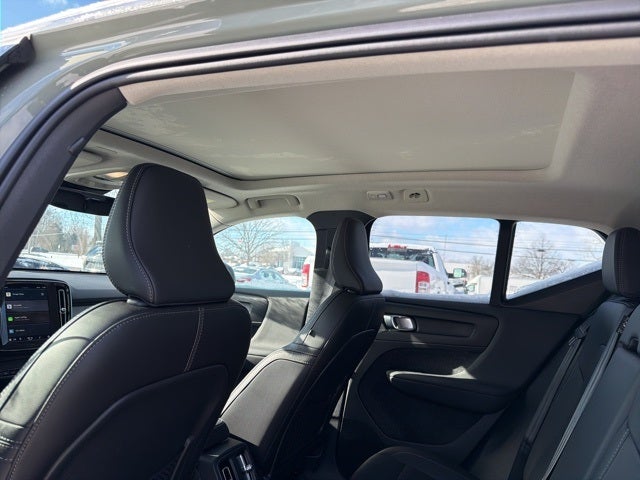 2025 Volvo XC40 B5 Core