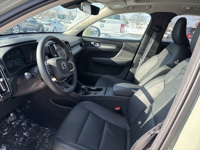 2025 Volvo XC40 B5 Core