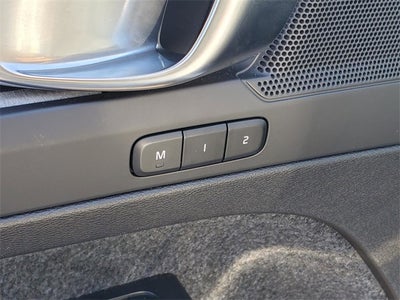 2025 Volvo XC40 B5 Core