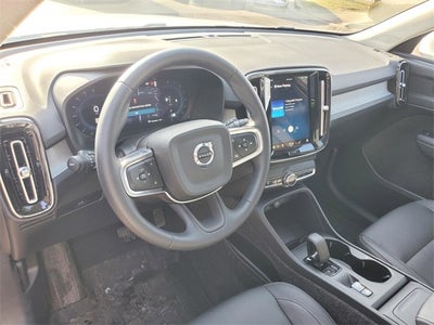 2025 Volvo XC40 B5 Core