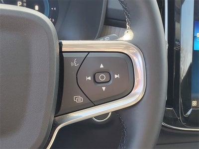 2025 Volvo XC40 B5 Core