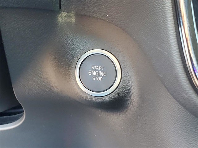 2025 Volvo XC40 B5 Core