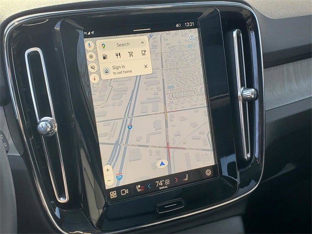 2025 Volvo XC40 B5 Core