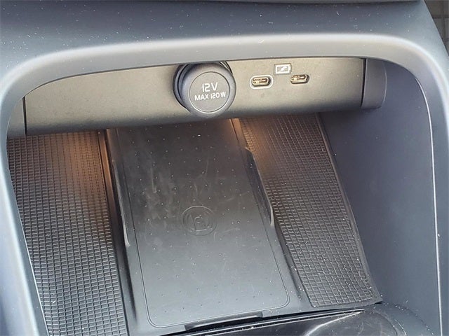 2025 Volvo XC40 B5 Core