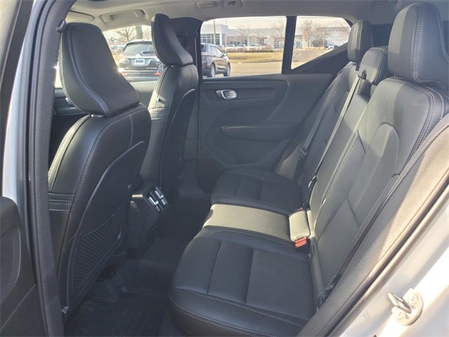 2025 Volvo XC40 B5 Core