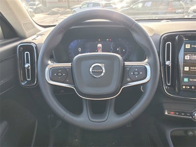 2025 Volvo XC40 B5 Core