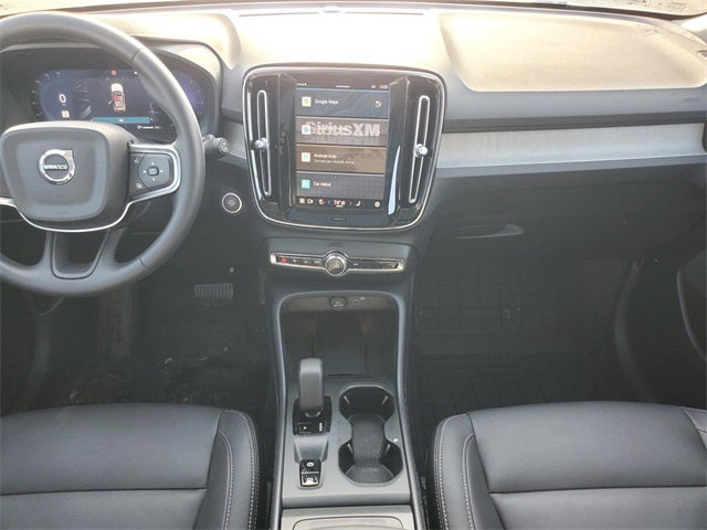 2025 Volvo XC40 B5 Core