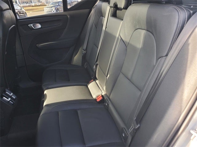 2025 Volvo XC40 B5 Core