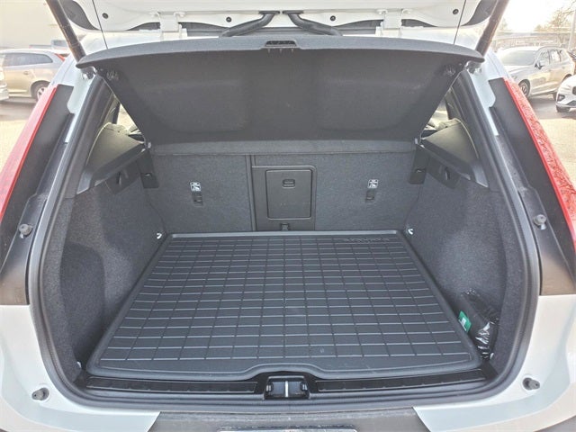 2025 Volvo XC40 B5 Core