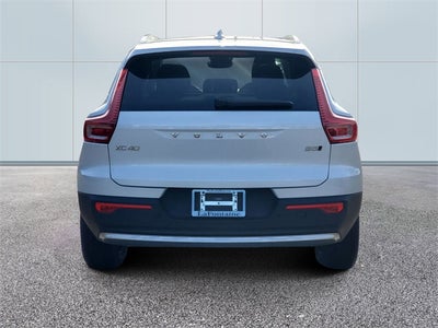 2025 Volvo XC40 B5 Core