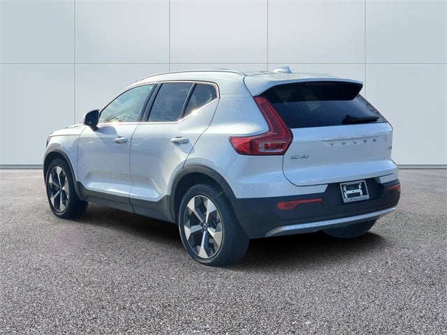 2025 Volvo XC40 B5 Core
