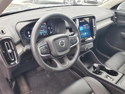 2025 Volvo XC40 B5 Core