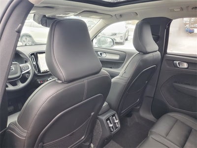 2025 Volvo XC40 B5 Core