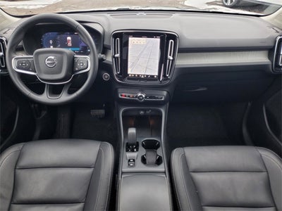 2025 Volvo XC40 B5 Core