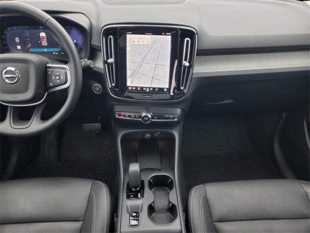 2025 Volvo XC40 B5 Core