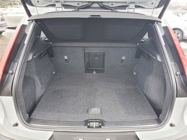 2025 Volvo XC40 B5 Core