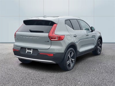 2025 Volvo XC40 B5 Core
