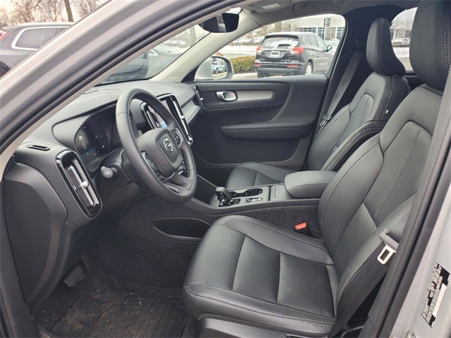 2025 Volvo XC40 B5 Core