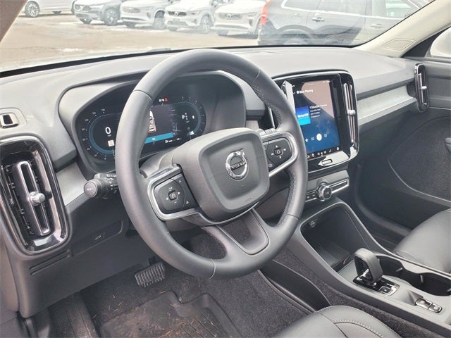 2025 Volvo XC40 B5 Core