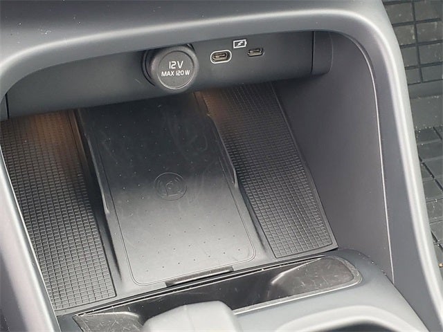 2025 Volvo XC40 B5 Core