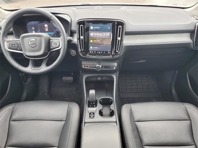 2025 Volvo XC40 B5 Core