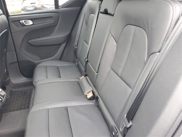 2025 Volvo XC40 B5 Core