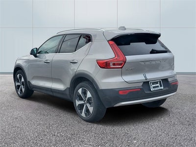 2025 Volvo XC40 B5 Core
