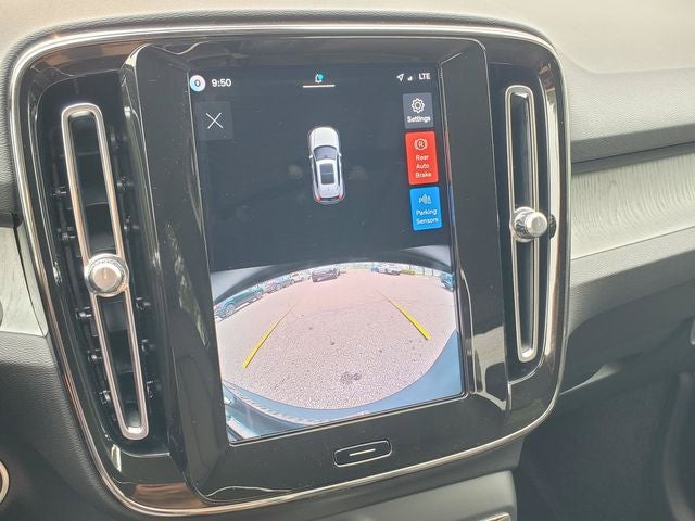 2026 Volvo XC40 B5 Core