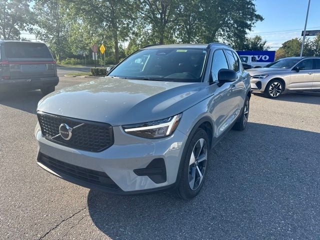 2026 Volvo XC40 B5 Core