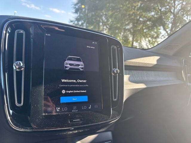2026 Volvo XC40 B5 Core