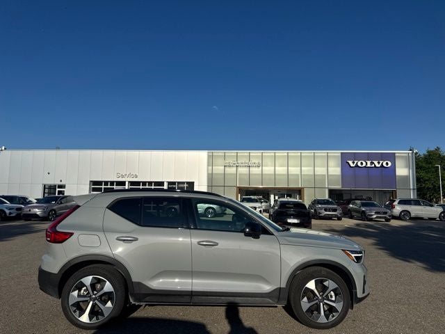 2026 Volvo XC40 B5 Core