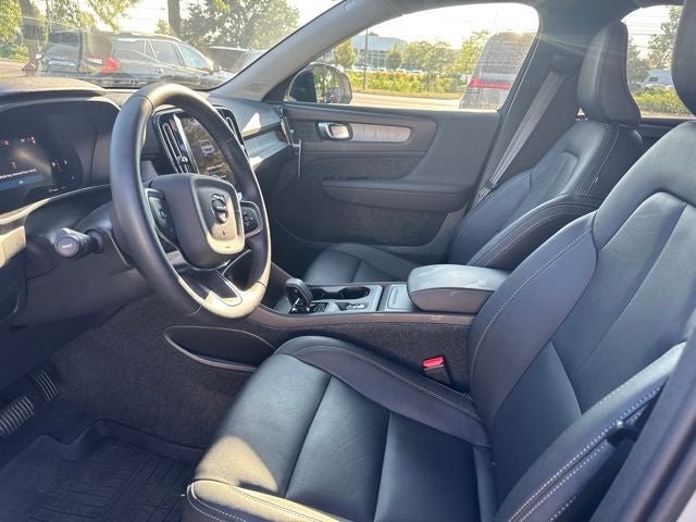 2026 Volvo XC40 B5 Core
