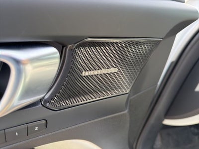 2024 Volvo XC40 B5 Plus Dark Theme