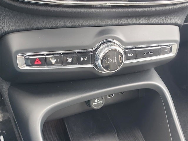 2024 Volvo XC40 Ultimate