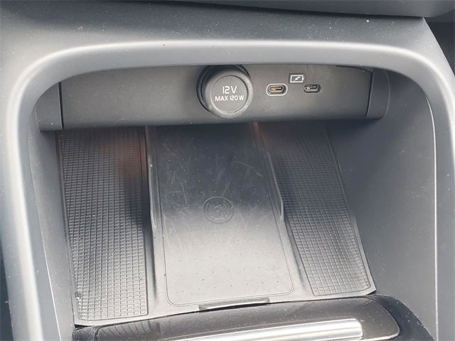 2024 Volvo XC40 Ultimate