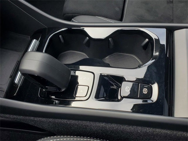 2024 Volvo XC40 Ultimate