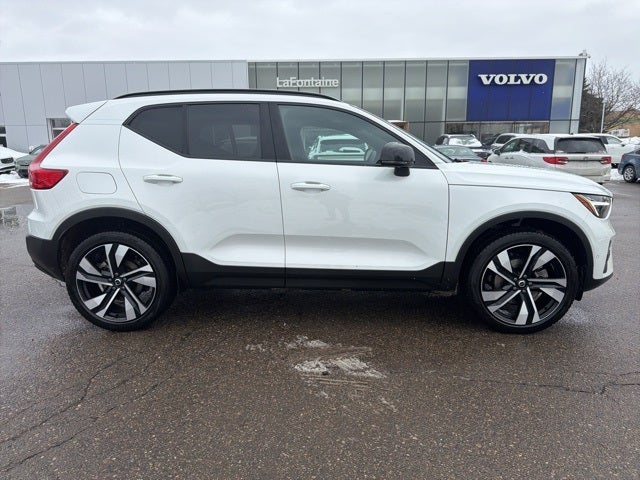 2024 Volvo XC40 Ultimate