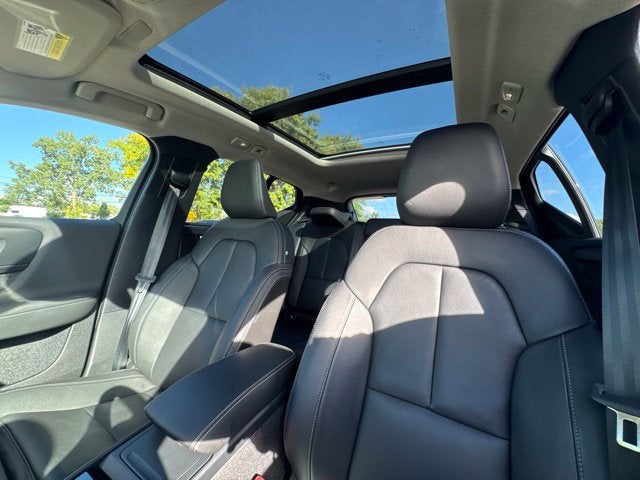 2026 Volvo XC40 B5 Ultra