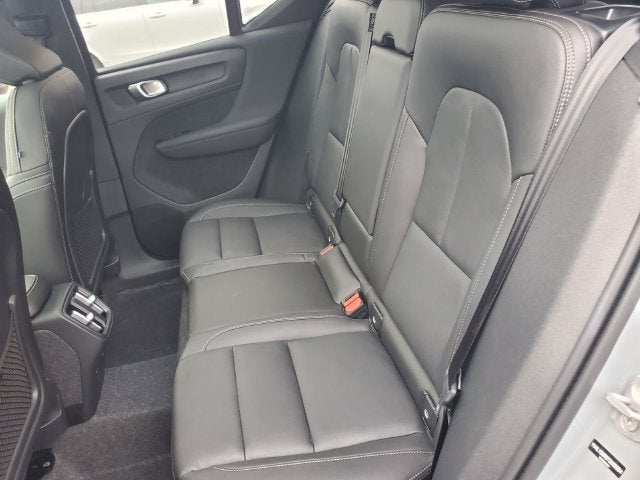 2026 Volvo XC40 B5 Ultra